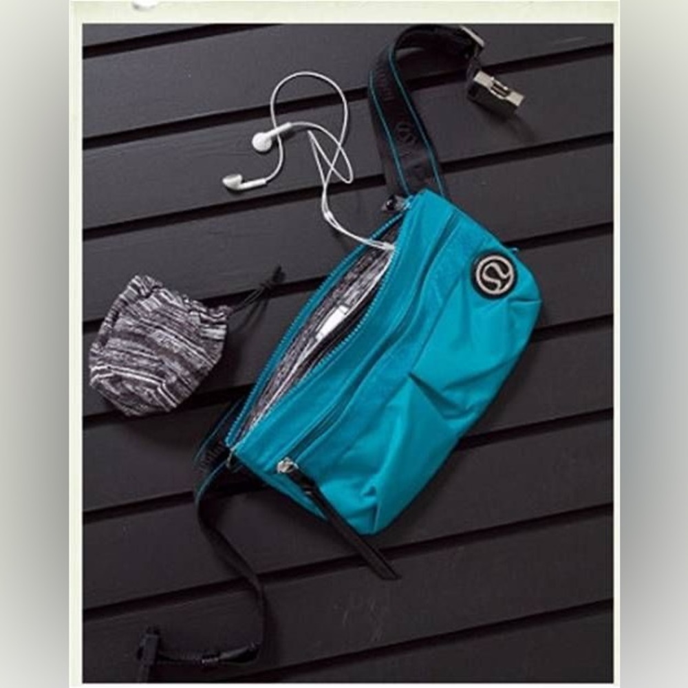Lululemon Travel Pooch - Teal | RARE
